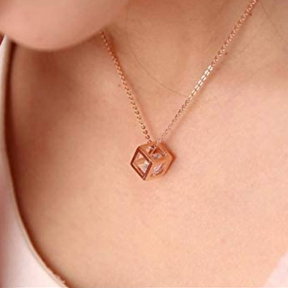 ⚫️Simulated Diamond  Cage Necklace - Picture 7 of 9